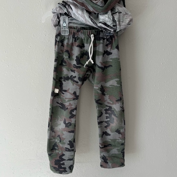Childhoods Clothing Classic Camouflage Ringer Tee & Gussets Size 4T - Picture 8 of 13